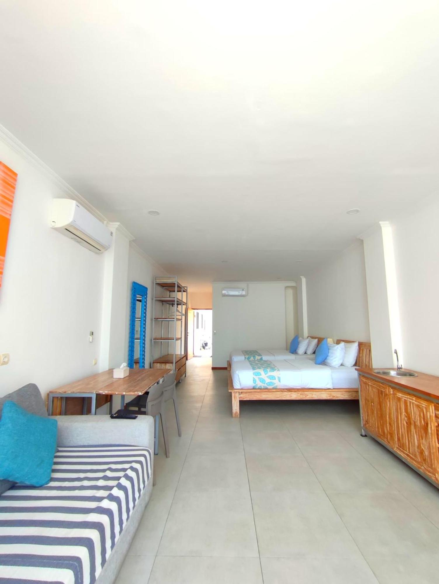 Triple 8 Suites Labuan Bajo Eksteriør bilde