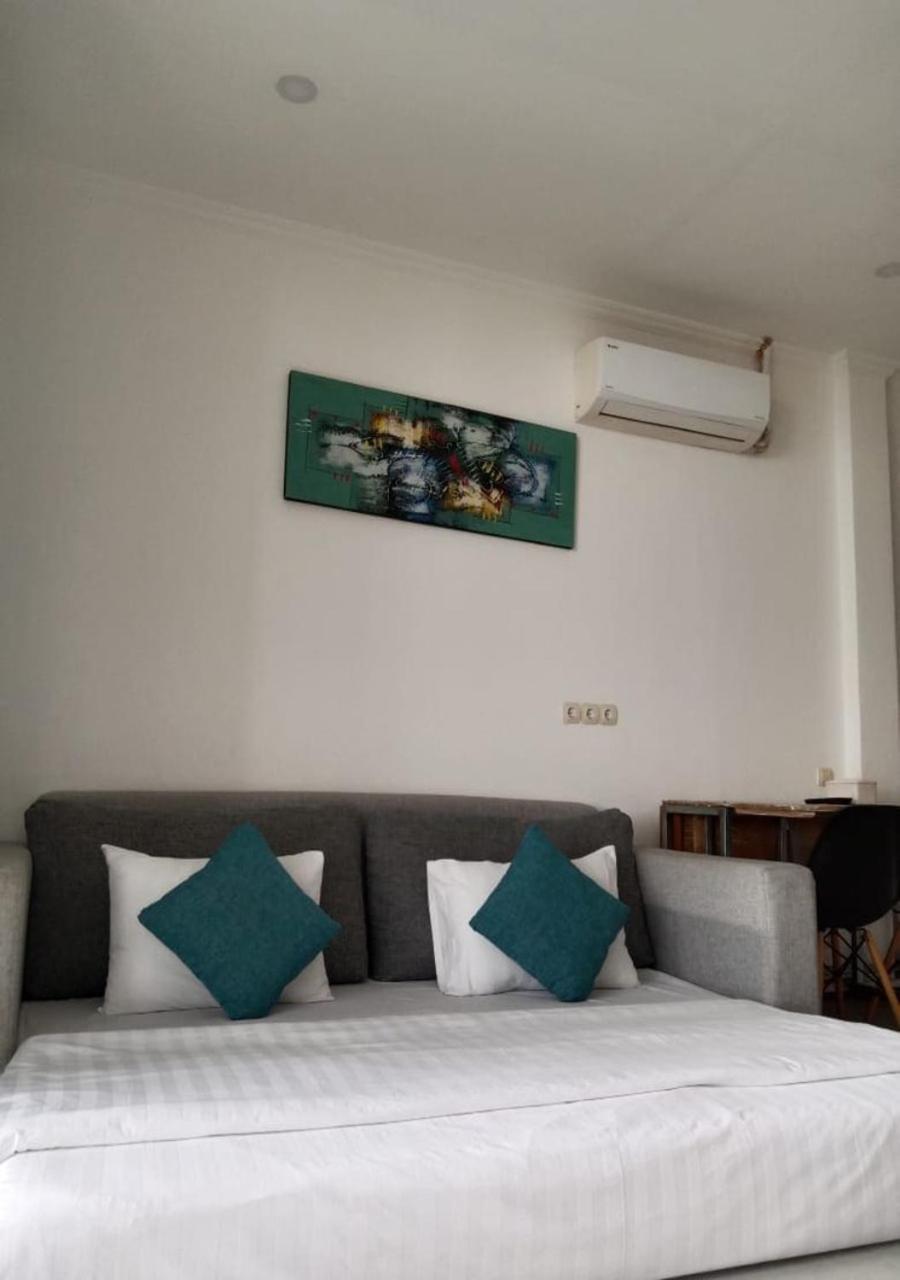 Triple 8 Suites Labuan Bajo Eksteriør bilde