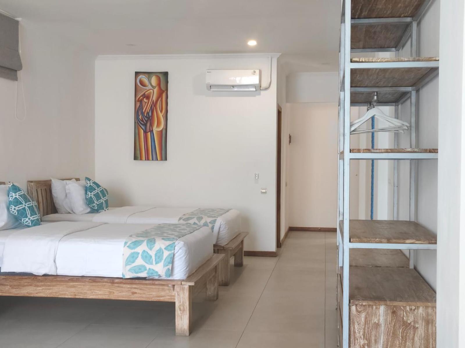 Triple 8 Suites Labuan Bajo Eksteriør bilde