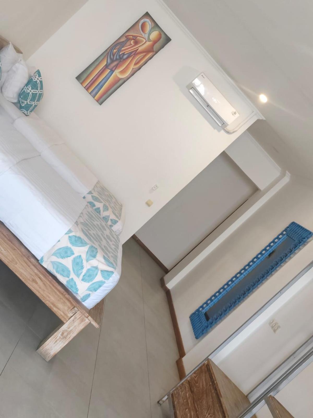 Triple 8 Suites Labuan Bajo Eksteriør bilde
