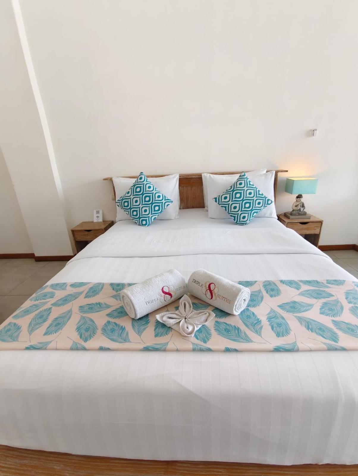 Triple 8 Suites Labuan Bajo Eksteriør bilde