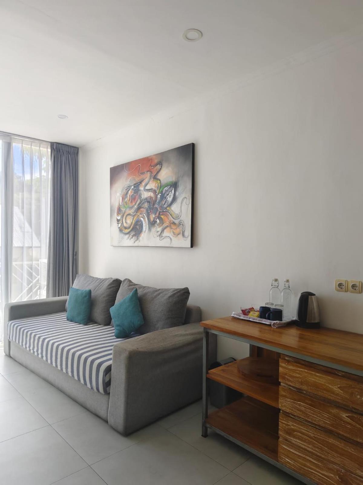 Triple 8 Suites Labuan Bajo Eksteriør bilde